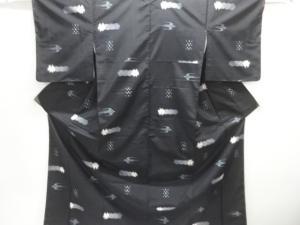 未使用品　花に燕絣模様織り出し手織り紬着物